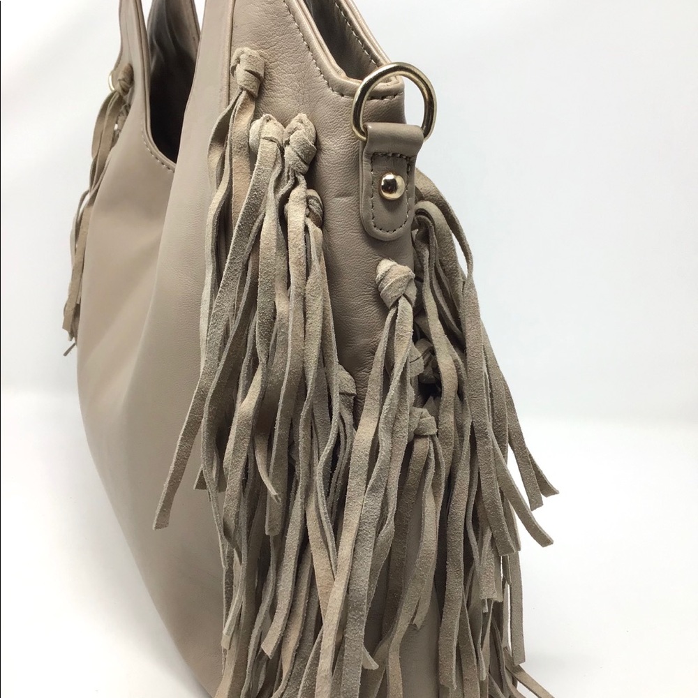 SALE❗️BOHO CHIC TASSELED LEATHER BAG/TOTE - Picture 12 of 16
